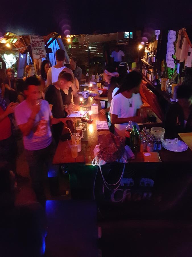 Shut Eye Party Hostel (Adults Only) Pai Exterior photo